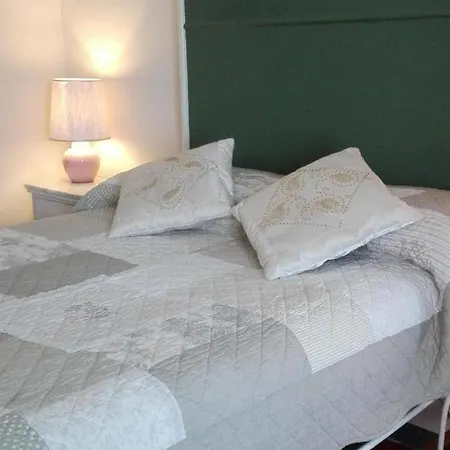 Mitten Im Grunen Gelegenes Ferienhaus Mit Privatem Garten