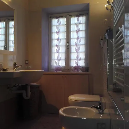 Mitten Im Grunen Gelegenes Ferienhaus Mit Privatem Garten Diano dʼAlba